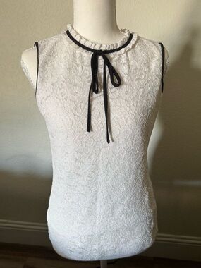 ♥️ Karl Lagerfeld Sleeveless White Lace Tie-Neck Top with Black Trim ♥️